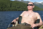 Президент России Владимир Путин во время рыбалки на озерах в Туве в первых числах августа 2017 года