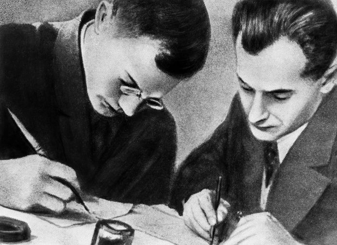 Писатели Илья Ильф и Евгений Петров, 1932 год