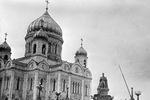 1917 год. Вид на Храм Христа Спасителя и памятник императору Александру III