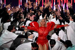 Биби Рекса выступает на MTV Europe Music Awards, 4 ноября 2018 года