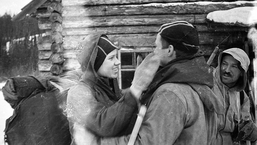 Зинаида Колмогорова (слева) и Семен Золотарев (справа)
