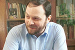Телеведущий информационной службы Владимир Кара-Мурза у себя дома, 2001 год