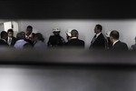 У раздевалки «Тигре» собралась целая делегация