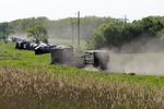 Агенство Reuters заявляет о концентрации значительного количества войск РФ у границы с Украиной. Источники «Газеты.Ru» в Минобороны и в ополчении ДНР данную информацию не подтверждают