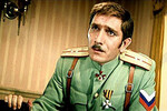 Актер Армен Джигарханян в фильме «Новые приключения неуловимых» (1968)