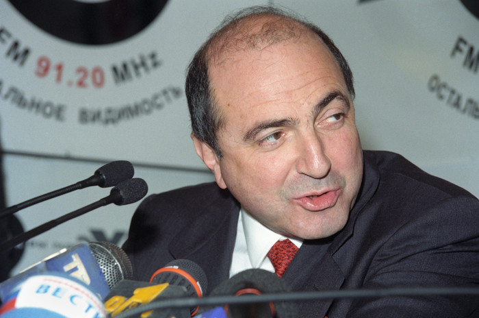 1998. Исполнительный секретарь СНГ Борис Березовский выступает в прямом эфире радиостанции «Эхо Москвы».