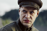 <b>«Битва за Севастополь» (2015)</b>
<br>
Монументальная военная драма Сергея Мокрицкого рассказывает реальную историю Людмилы Павличенко, которая добровольно отправилась на фронт и стала легендарной снайпершей. Ключевую роль в любовной линии сыграл Цыганов — он воплотил на экране образ возлюбленного Людмилы, капитана-снайпера Леонида Киценко.
