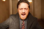 <b>«Грязь» (2013)</b>
<br><br>
В этой черной трагикомедии по одноименному роману Ирвина Уэлша Макэвой сыграл главную роль Брюса Робертсона — детектива-сержанта сыскной полиции Эдинбурга. Он всеми возможными способами пытается подняться по служебной лестнице, несмотря на склонность к насилию, наркоманию и алкоголизм. За эту работу Макэвой был отмечен Премией британского независимого кино как лучший актер.