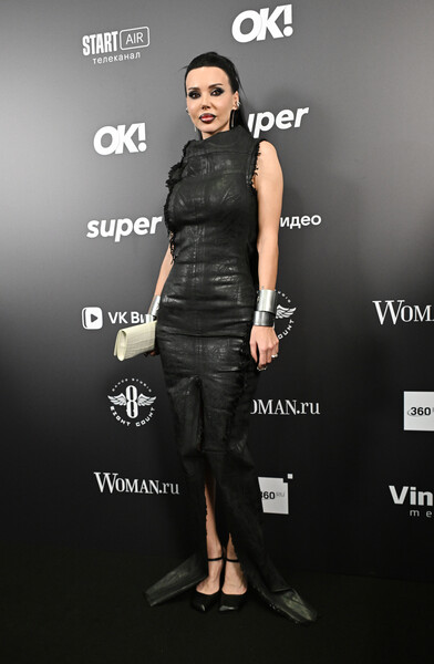 Бывшая супруга рэпера Джигана Оксана Самойлова на музыкальной премии «Жара Media Awards 2025» в концертном зале «Live Арена» в Московской области, 30 октября 2025 года