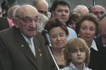 Академик Борис Евсеевич Черток выступает на открытии Мемориального музея космонавтики