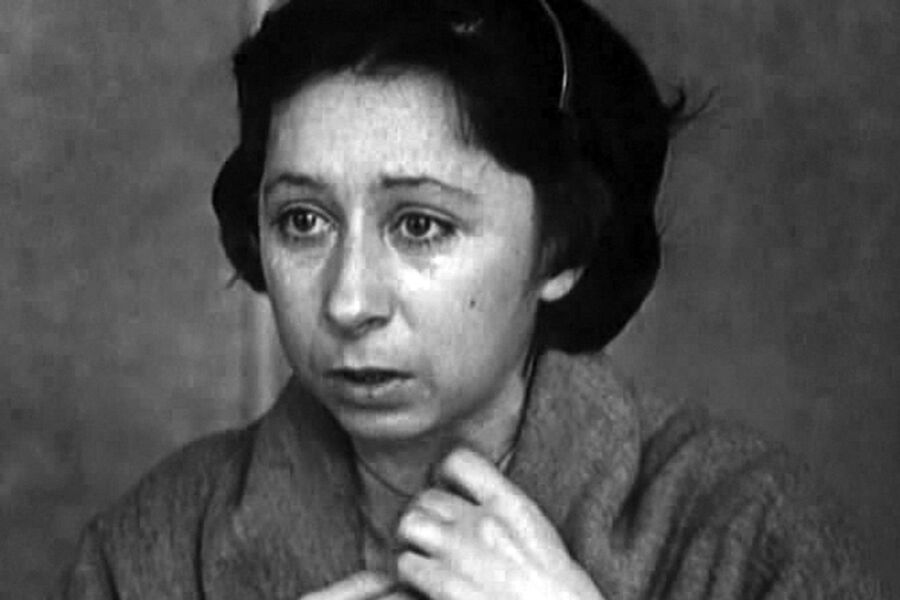 Лия Ахеджакова в&nbsp;картине &laquo;Ищу человека&raquo; (1973)
