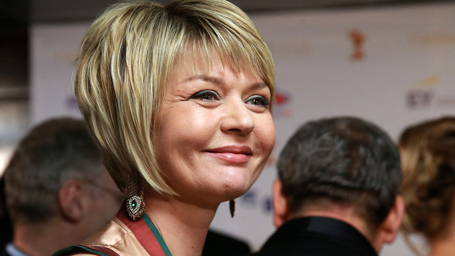 Актриса, телеведущая Юлия Меньшова на церемонии вручения премии ТЭФИ-2016 за высшие достижения в области телевизионных искусств в категории «Вечерний прайм» в телецентре «Останкино»