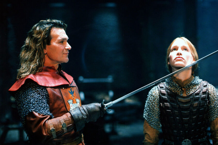 Кадр из&nbsp;фильма &laquo;Кольцо дракона&raquo; (2004)