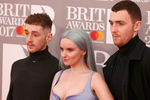 Участники группы Clean Bandit Люк Паттерсон, Грейс Чатто и Джек Паттерсон 