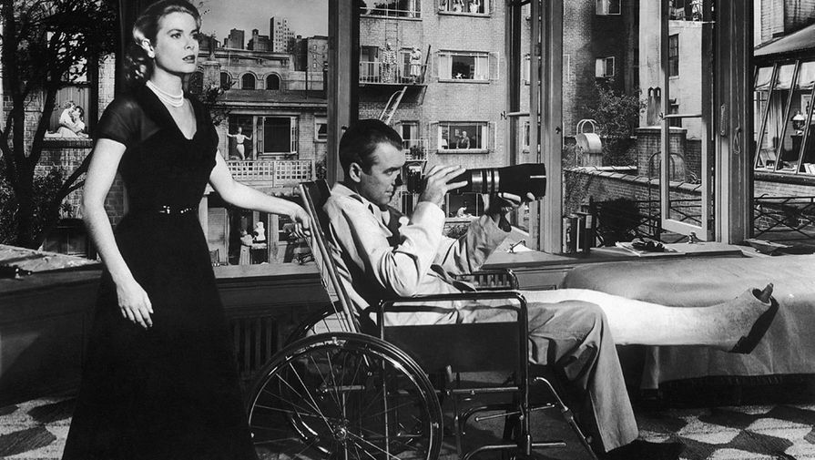 Кадр из фильма «Окно во двор» (1954)