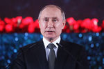 Президент России Владимир Путин выступает на церемонии открытия памятника жителям и защитникам блокадного Ленинграда «Свеча памяти» на территории парка «Сакер» в Иерусалиме, 23 января 2020 года