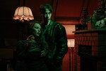<b>13-е место. «Фишер» (2023-...)</b>
<br><br>
Наш ответ сильно подсдавшему в последние годы «Настоящему детективу», который смотрится на одном дыхании. И финал которого превращает кровь в венах в лед куда эффективнее любого западного ужастика.