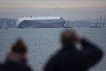 Капитан автовоза Hoegh Osaka намеренно посадил 180-метровое судно на&nbsp;мель у&nbsp;британского берега, чтобы оно не перевернулось