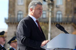 Президент Украины Петр Порошенко во время военного парада по случаю 26-й годовщины независимости Украины, 24 августа 2017 года