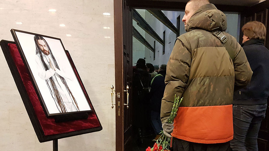 Церемония прощания с рэпером Кириллом Толмацким (Децлом) на территории ЦКБ Управления делами президента РФ, 6 февраля 2019 года
