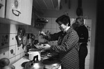 Ирина Роднина у себя дома на кухне, 1979 год