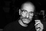 <b>Петр Мамонов (14 апреля 1951 — 15 июля 2021). </b> Советский и российский рок-музыкант, актер, поэт и радиоведущий. Известен по музыкальной группе «Звуки Му», кинофильмам и моноспектаклям