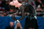 Анна Щербакова выступает в короткой программе на чемпионате России — 2022