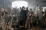 <b>Франшиза «Голодные игры» (2012-2015)</b>
<br><br>
Буквально каждый день на меня давили, требуя похудеть, но я наотрез отказывалась садиться на диету. И не только ради себя, но ради своих юных поклонников. Я была молода, росла и не могла сидеть на диете. К тому же, мне бы не хотелось, чтобы девушки, которые собирались нарядиться в Китнисс, чувствовали, что они не могут это сделать только потому, что недостаточно худые».