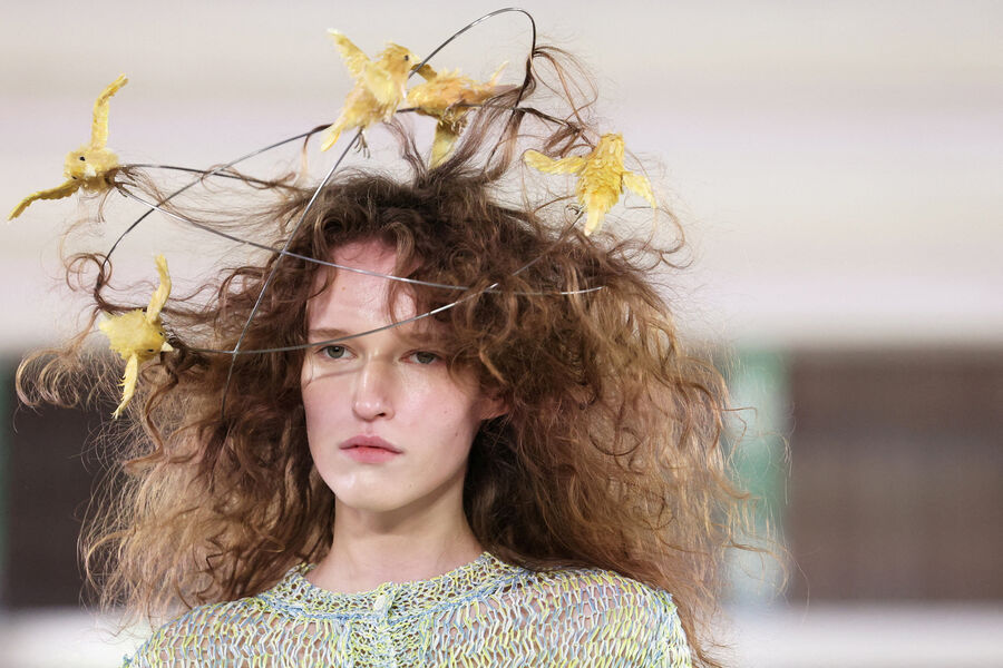 Модель во время показа коллекции Moschino весна/лето 2026&nbsp;на&nbsp;Неделе моды в&nbsp;Милане, 25&nbsp;сентября 2025&nbsp;года