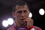 Власов с золотой медалью