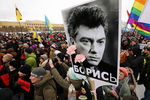Участники марша памяти, посвященного годовщине гибели политика и общественного деятеля Бориса Немцова в Санкт-Петербурге