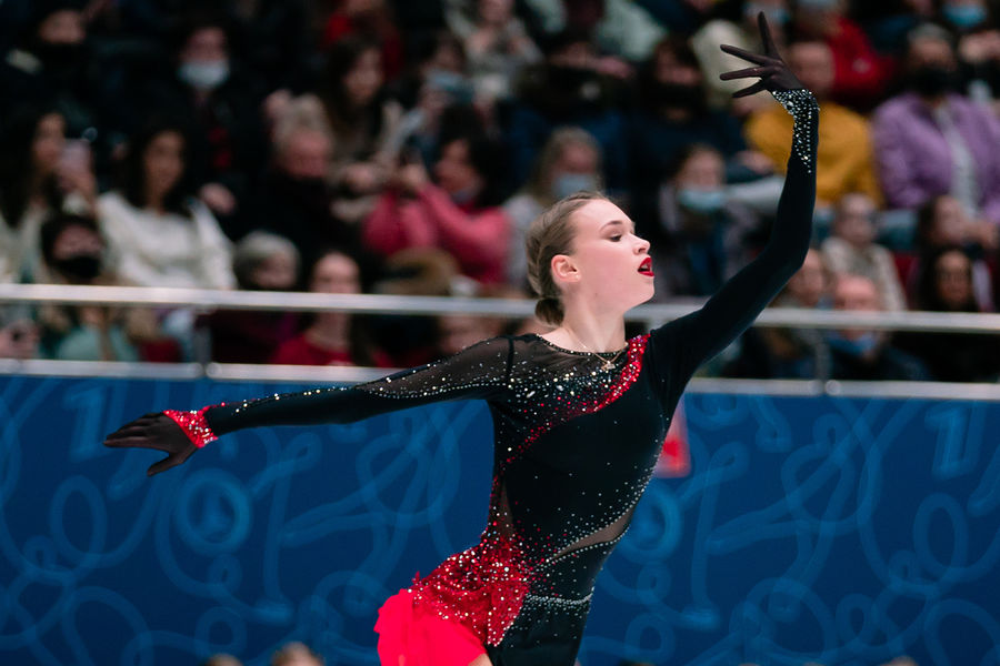 Майя Хромых выступает в&nbsp;произвольной программе на&nbsp;чемпионате России &mdash; 2022