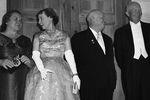 Первая леди СССР Нина Хрущева, первая леди США Мейми Эйзенхауэр, первый секретарь ЦК КПСС Никита Хрущев и президент США Дуайт Эйзенхауэр, 1959 год