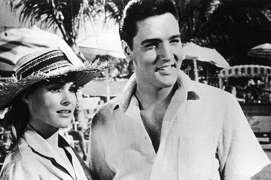 Урсула Андресс и Элвис Пресли в&nbsp;кадре из&nbsp;фильма «Вечеринка в&nbsp;Акапулько» (1963)