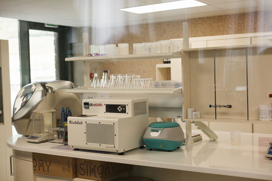 Лаборатория винодельни 