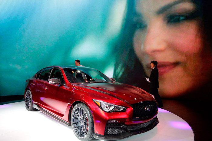 Концепткар Infiniti Q50 Eau Rouge на&nbsp;Пекинском автосалоне
