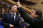 Министр культуры России Владимир Мединский и режиссер, продюсер Ренат Давлетьяров на премьере фильма «А зори здесь тихие»