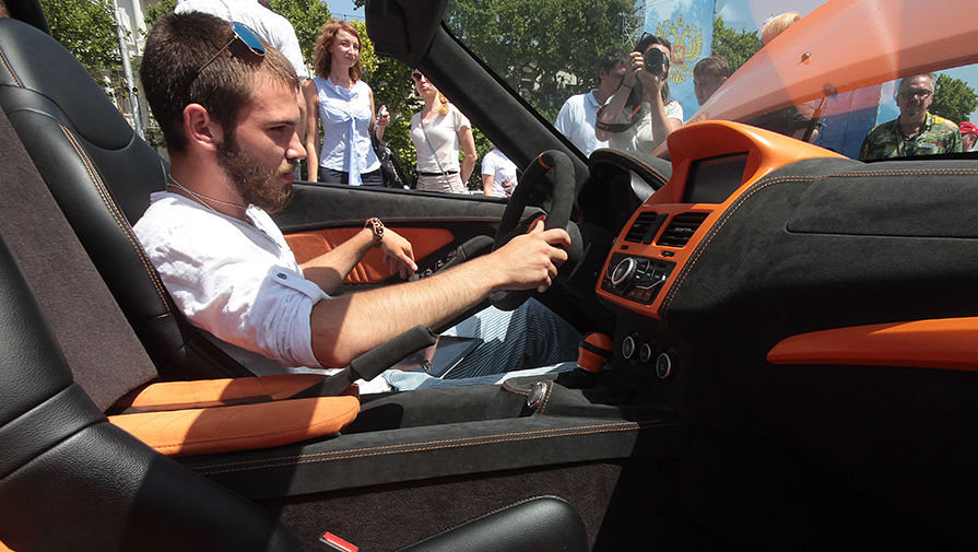 Презентация двухместного спортивного автомобиля «Крым», разработанного выпускниками МГТУ имени Баумана с использованием комплектующих отечественного производства