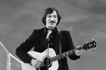 Михаил Боярский во время выступления, 1984 год