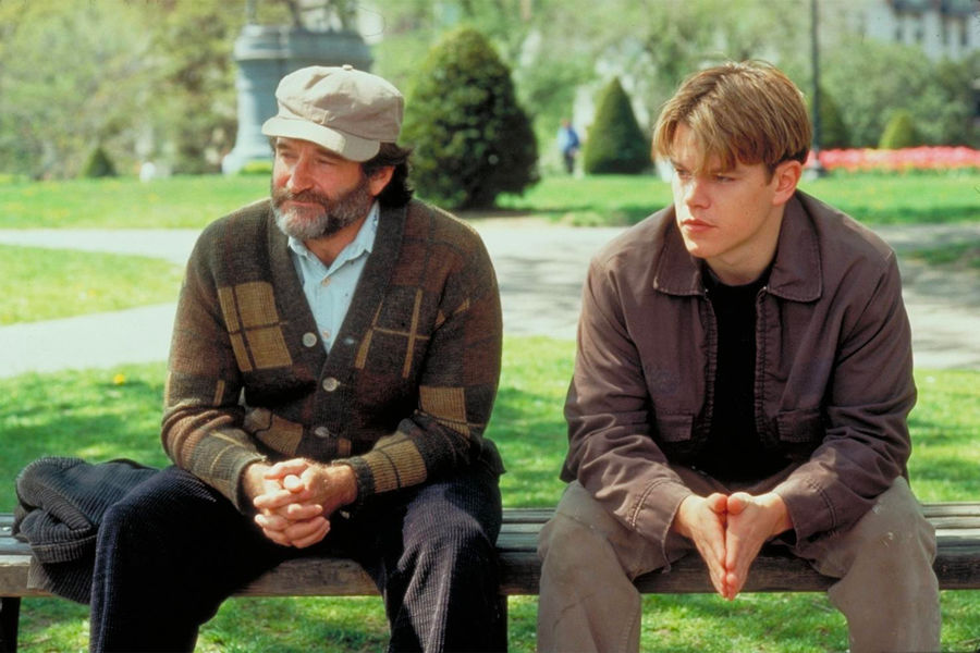 <b>&laquo;Умница Уилл Хантинг&raquo; (1997)</b>
<br><br>
Драма, написанная Мэттом Дэймоном и Беном Аффлеком (они же исполнили в&nbsp;проекте соглавные роли), наконец сделала Уильямса лауреатом самой престижной кинопремии мира. В&nbsp;ленте он сыграл профессора колледжа (и одновременно психолога), который помогает разобраться в&nbsp;себе и решить внутренние проблемы математическому вундеркинду в&nbsp;исполнении Дэймона.
