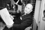 В 1946 году предприниматель Марсель Буссак предложил Диору возглавить модный дом Philippe et Gaston. Однако тот отказался, заявив, что хотел бы создать марку под собственным именем. Так в 1946-м при помощи Буссака был основан новый дом Dior, наняты 85 сотрудников и снят особняк на Авеню Монтень, 30.