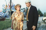 <b>«Любовь и голуби» (1984)</b> Санаторий для&nbsp;двоих: историю знакомства Василия Егоровича и Раисы Захаровны снимали в&nbsp;Сочи и в&nbsp;Батуми. И это стало для&nbsp;актеров настоящим испытанием, ведь съемки велись в&nbsp;ноябре. Особенно пострадала Гурченко: ей, плохо переносящей холод, пришлось плавать в&nbsp;14-градусной воде.
Впрочем, несладко пришлось всем. Когда сам Михайлов прыгнул к&nbsp;партнерше в&nbsp;море, он чуть не взвыл от обжигающе ледяной воды, и от шока забыл текст. «Люсь, че я говорю-то?» &mdash; вполголоса процедил он. На&nbsp;что Гурченко, уже ощутившая на&nbsp;себе всю прелесть ноябрьского купания, дала подсказку: «Ёшкин кот, Саша!..».