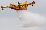 Самолет-амфибия Canadair CL-215 