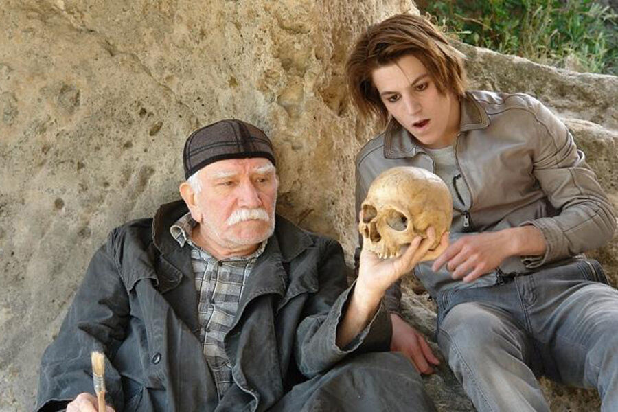 Актер Армен Джигарханян (слева) в&nbsp;фильме &laquo;Гамлет&raquo; (2010)