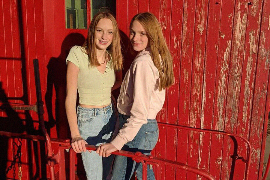 <b>Белл и Эбби Карлсен</b>
<br><br>
<b>На фото:</b> уже разделенные сестры