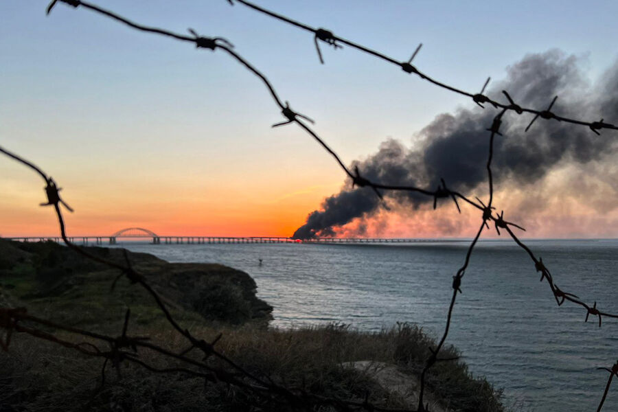 Пожар на&nbsp;одном из&nbsp;участков Крымского моста, 8&nbsp;октября 2022&nbsp;года