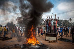 Фотограф Уильям Даниелс из Франции занял второе место в категории «Главные новости» с серией работ, запечатлевших демонстрантов в Банги, Центрально-Африканская Республика