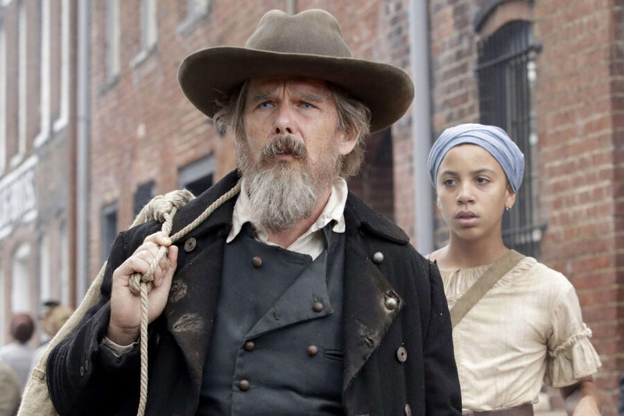 <b>«Птица доброго Господа» (мини-сериал, 2020)</b>
<br><br>
Хоук не только сыграл главную роль в&nbsp;этой исторической драме, но и стал ее сопродюсером. Он воплотил Джона Брауна, аболициониста XIX века, одного из&nbsp;главных действующих лиц Гражданской войны в&nbsp;Канзасе 1854-1858 годов. История показана глазами одного из&nbsp;участников группы, с&nbsp;оружием в&nbsp;руках боровшейся с&nbsp;рабством под&nbsp;его началом, — маленького мальчика по&nbsp;кличке Луковка.
<br><br>
В&nbsp;одной из&nbsp;небольших ролей в&nbsp;сериале появилась дочь Итана Хоука и Умы Турман — Майя, звезда шоу “Очень странные дела”.
