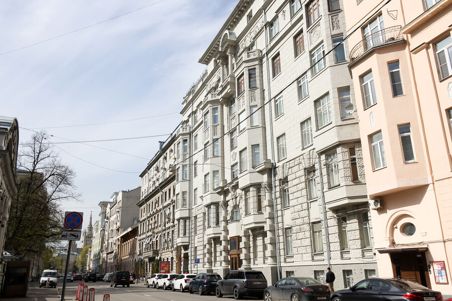 Дом на&nbsp;Поварской улице, в&nbsp;котором находится квартира заместителя министра обороны РФ Тимура Иванова, 2024&nbsp;год 