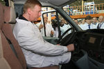 Глава «Роснано» Анатолий Чубайс за рулем электромобиля Ford, работающего на литий-ионных аккумуляторах, 2011 год